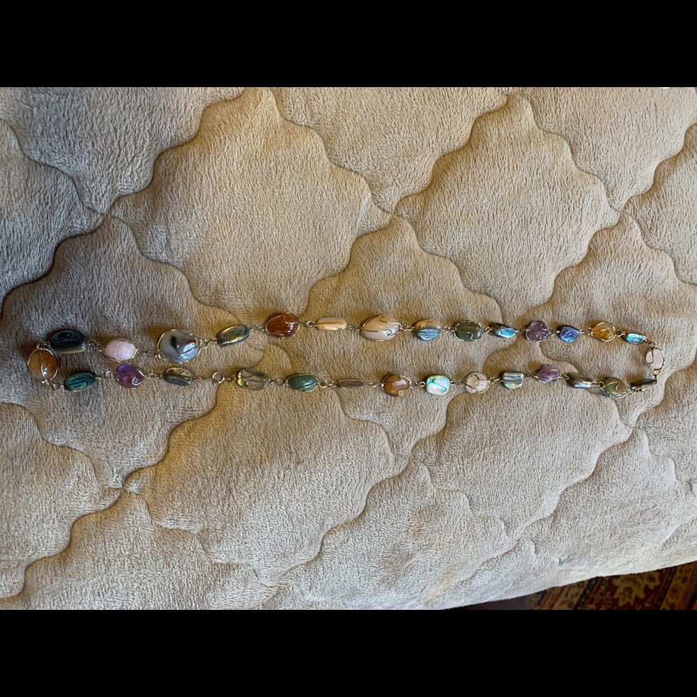 Beautiful ‘polished stone’ necklace!